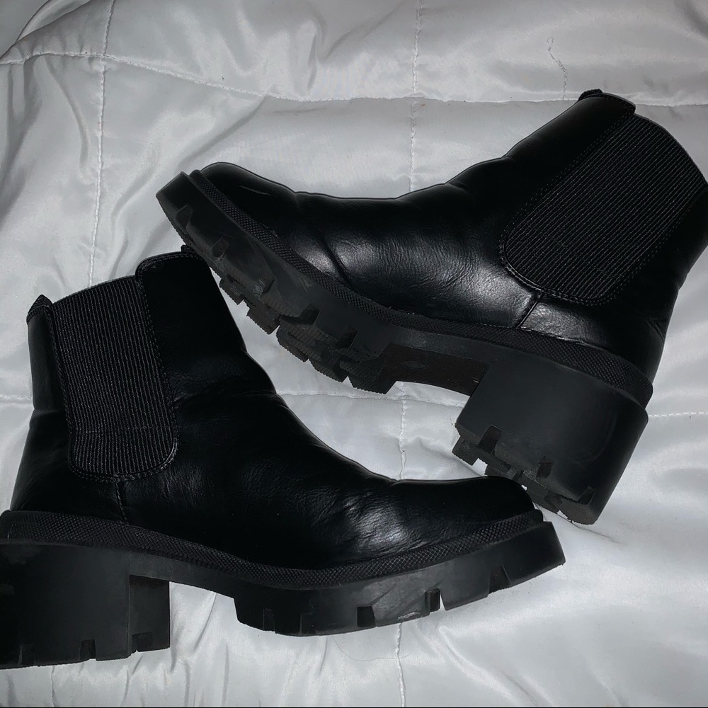 🖤Faux Leather Ankle Chelsea Boots🖤